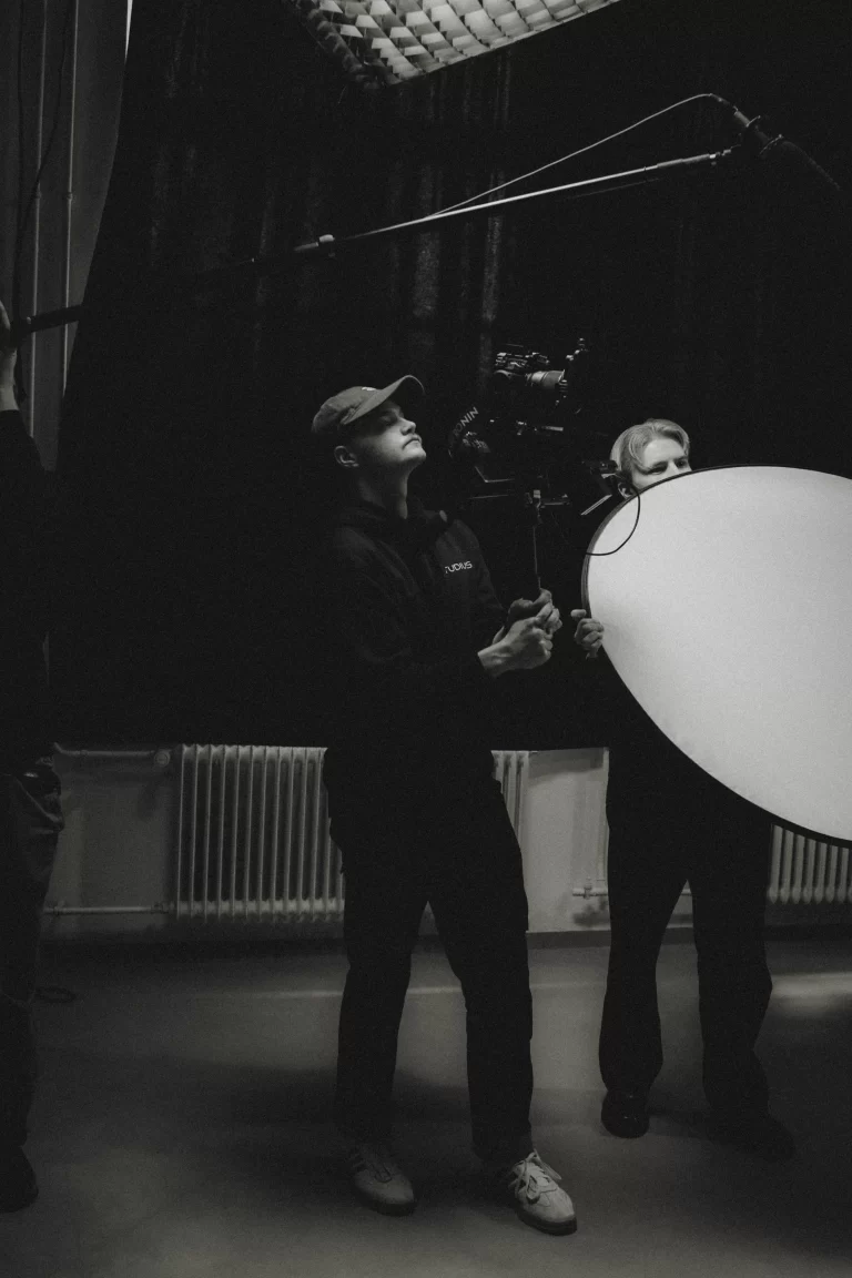 Videotuotanto Studius kuvaamassa työprojektia